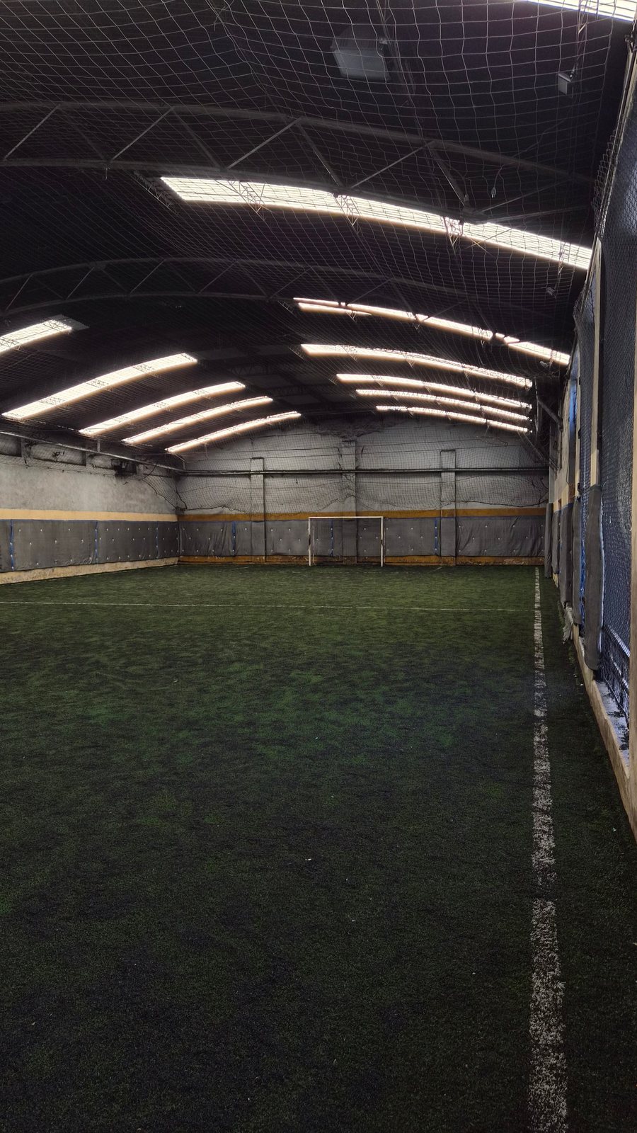 Cancha de fútbol 5 techada