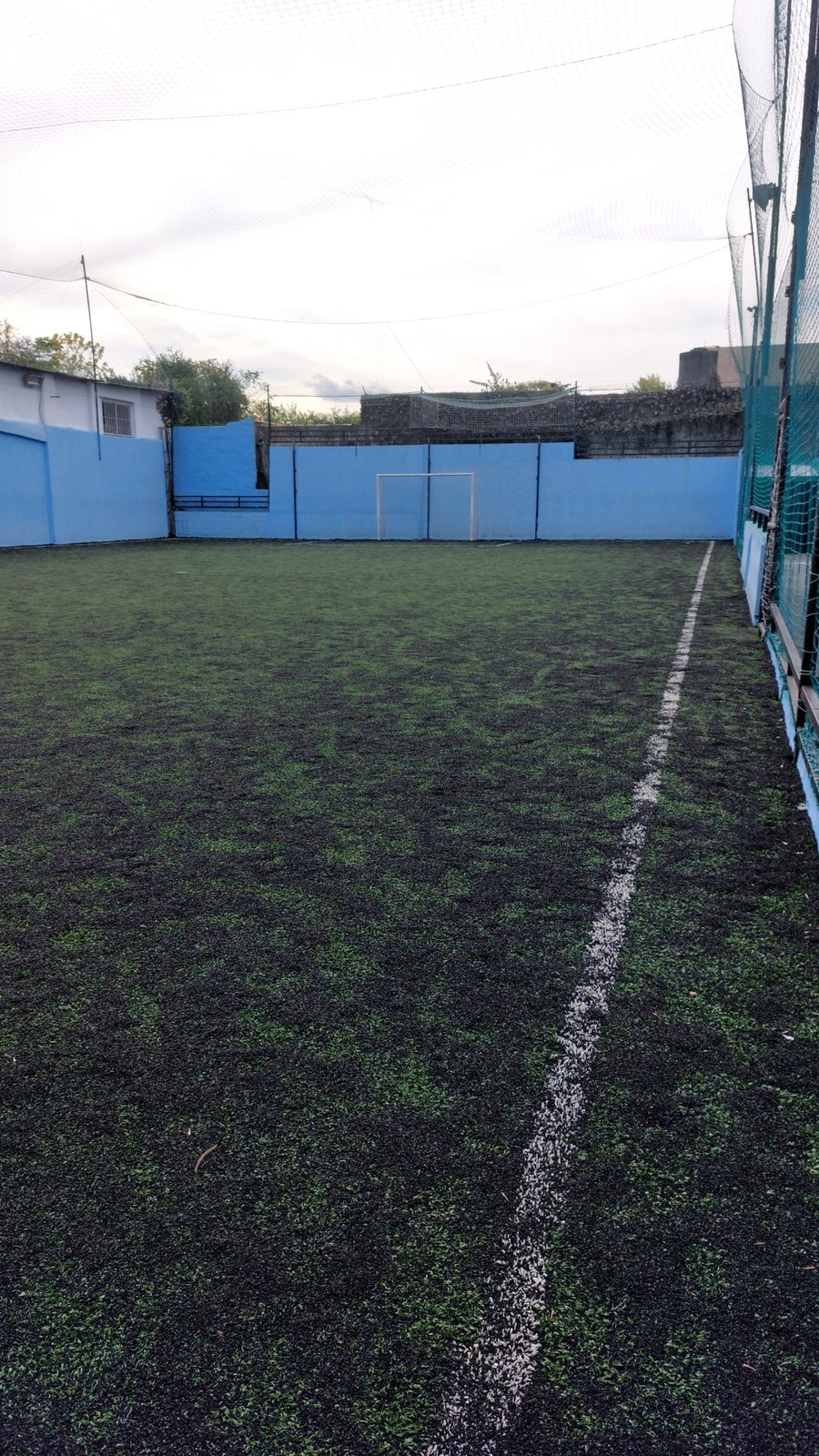 Cancha de fútbol descubierta